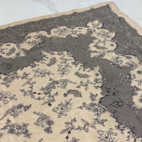 Ann Taylor Black & Cream Lace Print Large Silk Scarf - Picture 9 of 13
